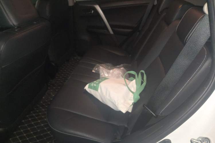 Used Toyota RAV4 2016 2.0L CVT 4x4 New Edition China V Standard
