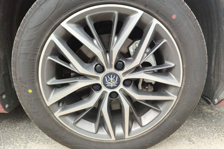 Used BYD Qin PLUS 2021 DM-i 120KM Flagship Model Right Front Wheel Hub