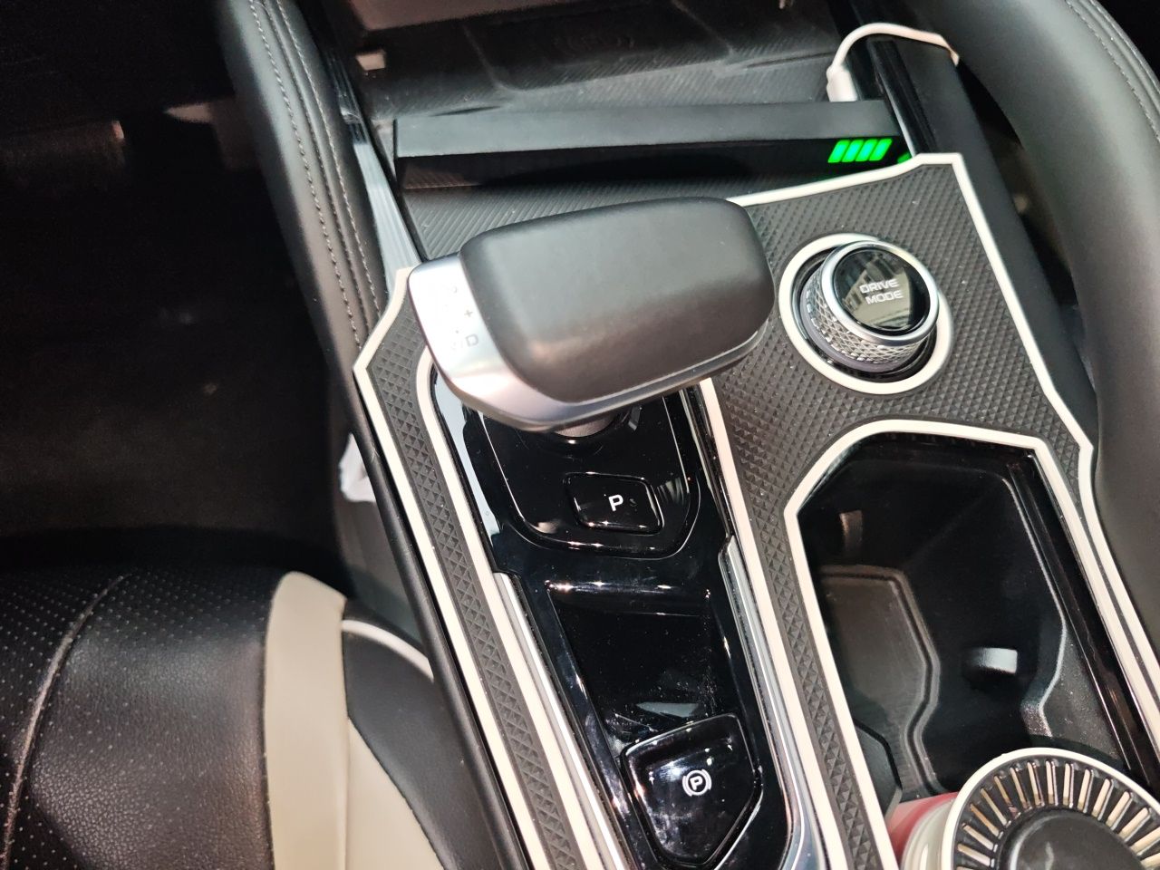 Geely Auto Monjaro L 2024 2.0TD High-Power Automatic Two-Wheel Drive Skyline Edition — снимка 14