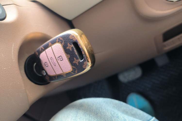 Used Wuling Hongguang MINIEV 2025 Four-Door Version Advanced Edition Vehicle Key