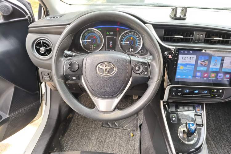 Used Toyota Corolla 2017 Revised Dual-Engine 1.8L E-CVT Leading Edition Steering Wheel