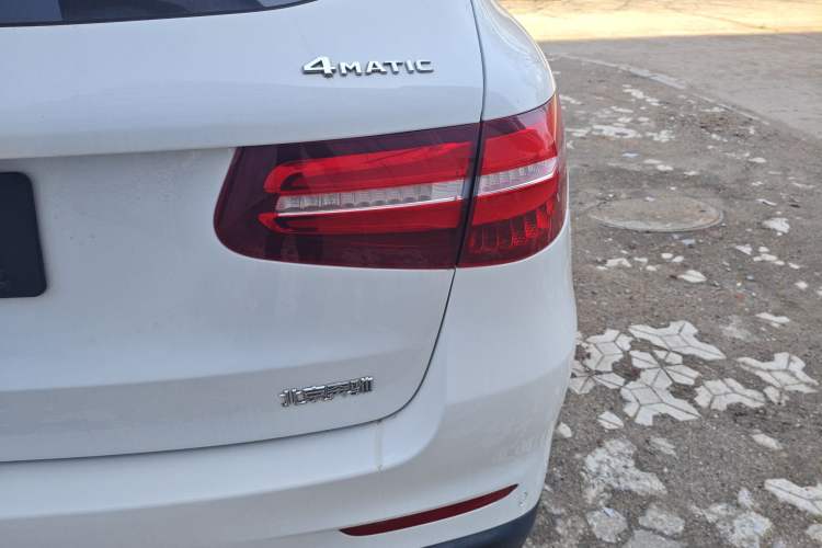 Used Mercedes-Benz GLC 2017 GLC 260 4MATIC Luxury Model