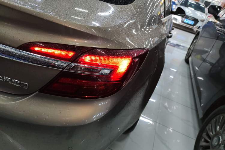 Used Buick Regal 2015 1.6T Elite Tech Model Exterior 3