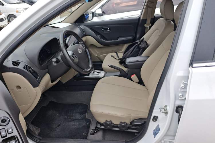 Used Hyundai Celesta 2015 1.6L Automatic Luxury Model
