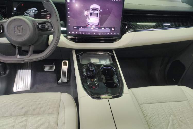 Used Zeekr 009 2024 Six-Seat Executive Version 4WD 108 kWh Gear Lever