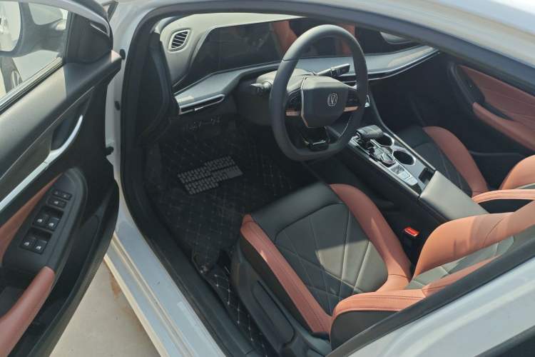 Used CHANGAN Eado 2022 PLUS Blue Whale NE 1.4T GDI DCT Prestige Edition Driver Seat