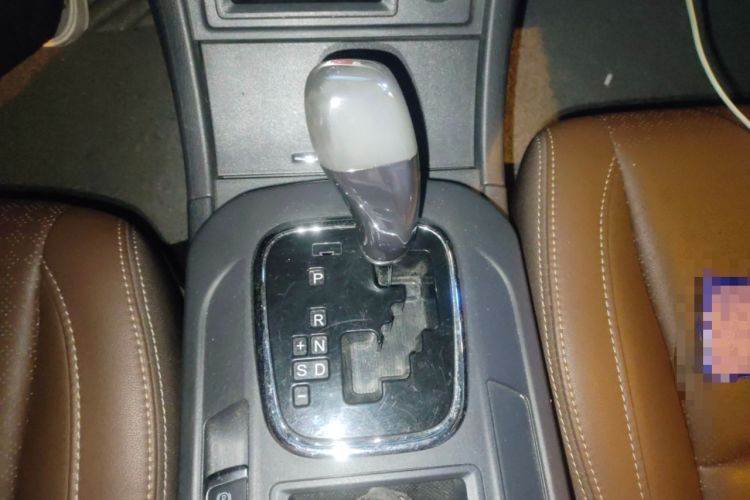 Used BYD S7 2015 2.0T Upgraded Automatic Luxury Version Gear Lever