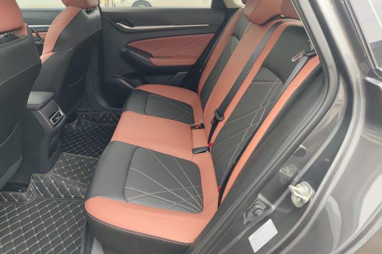 Used CHANGAN Eado 2022 PLUS Blue Whale NE 1.4T GDI DCT Prestige Edition
