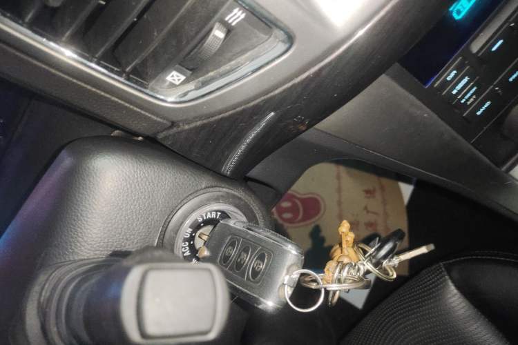 Used Chevrolet Captiva 2014 2.4L Two-Wheel Drive Urban Version 7 Seats
