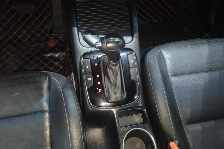 Used Kia K3 2017 1.6L Automatic 15th Anniversary Special Edition GLS Gear Lever