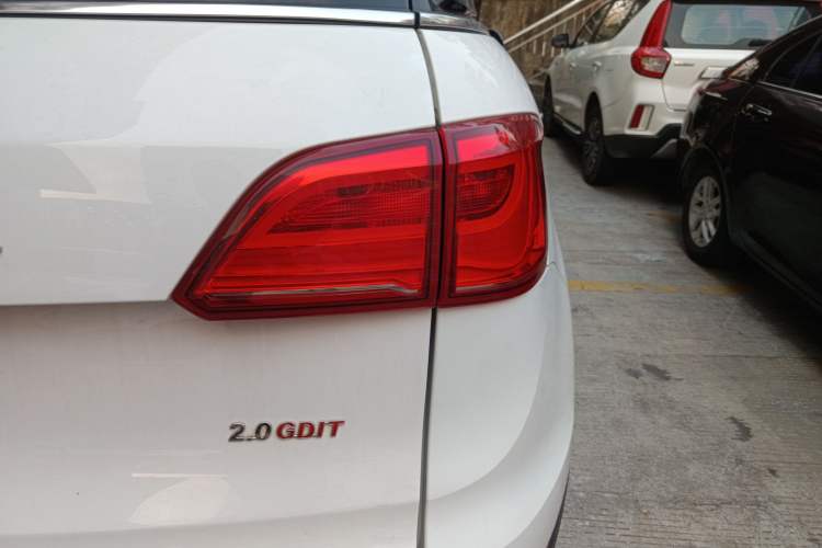 Used Haval H6 Coupe 2015 Blue Label 2.0T Manual Two-Wheel-Drive Elite Model Exterior 3