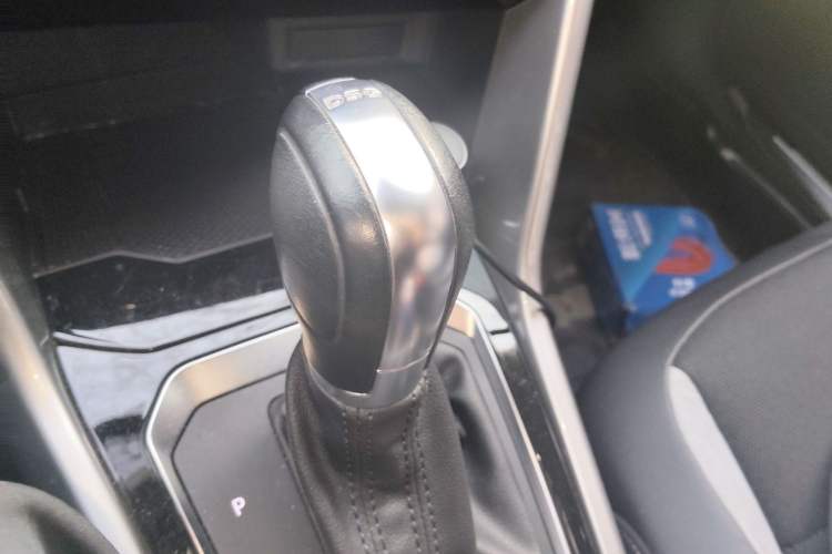 Used Volkswagen T-ROC 2021 280TSI DSG Two-Wheel Drive Elite Connect Edition