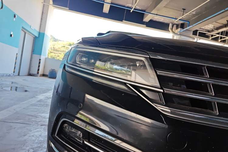 Used Volkswagen Phideon 2018 Revised Version 380TSI Two-Wheel-Drive Flagship Edition
