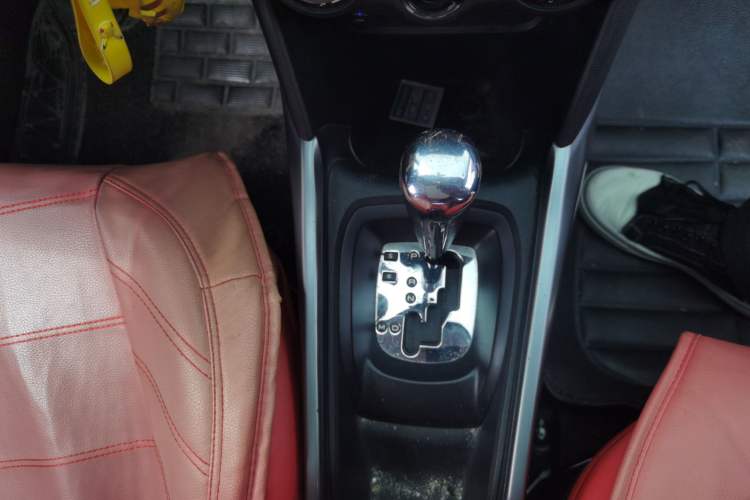 Used Peugeot 2008 2015 1.6L Automatic Playcool Edition Gear Lever