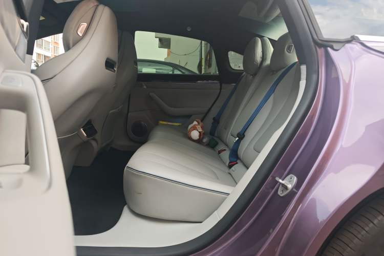 Used Hima Luxeed S7 2025 705 km Max Left Rear Seat