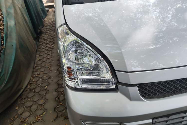 Used Wuling Rongguang 2021 1.5L Extended Basic Version L3C Right Front Headlight