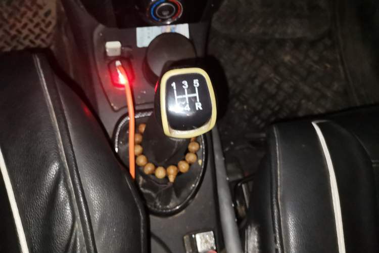 Used Jinbei Zhishang S30 2014 1.5L Manual Elite Model Gear Lever