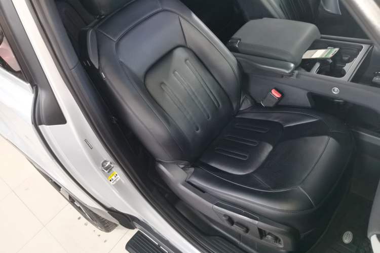 Used Land Rover Defender 2022 90 Two-Door 2.0T Standard Version European Edition