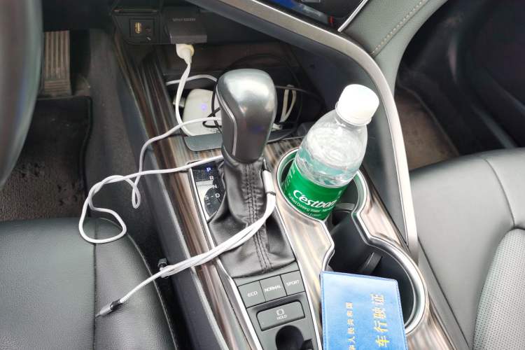 Used Toyota Camry 2019 2.5G Luxury Edition China V Standard Gear Lever