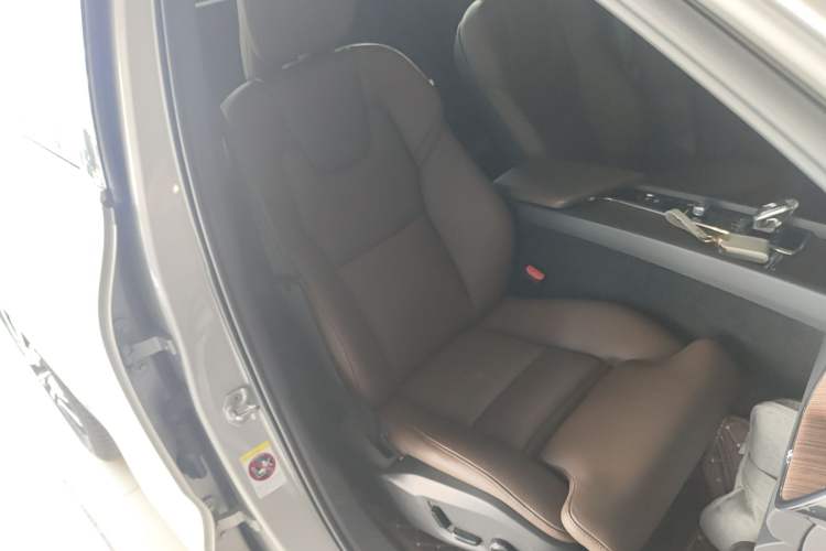 Used Volvo XC60 2022 B5 4x4 Zhiya Luxury Edition