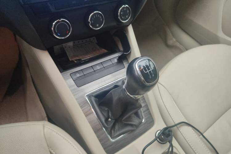 Used Skoda Octavia 2015 1.6L Manual Yijun Edition
