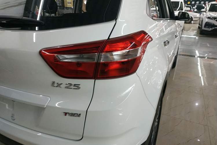 Used Hyundai ix25 2016 1.6T Dual-Clutch Two-Wheel Drive Smart GLS Model
