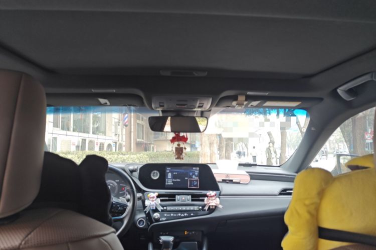 Used Lexus ES 2021 300h Deluxe Edition