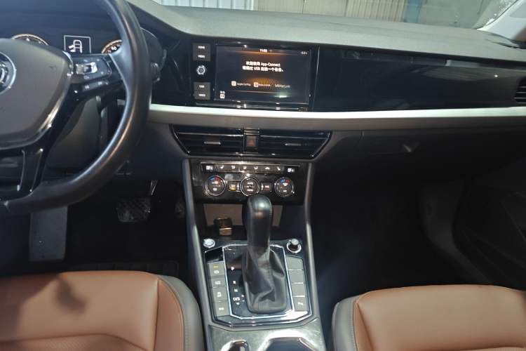 Used Volkswagen Lavida 2019 280TSI DSG Luxury Edition China VI Standard
