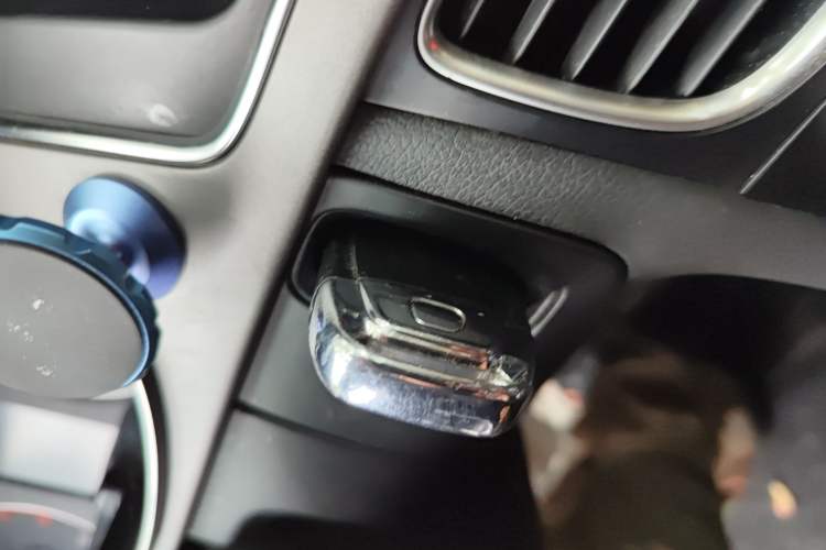 Used Audi A4L 2015 35 TFSI Automatic Standard Model Vehicle Key