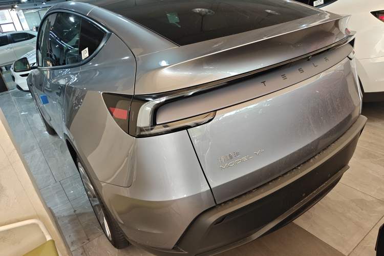 Used Tesla Model Y 2026 Model Long-Range Rear-Wheel-Drive Version Rear Left 45 Deg