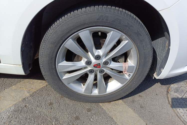 Used Roewe 360 2015 1.5L Manual Luxury Edition Right Front Wheel Hub