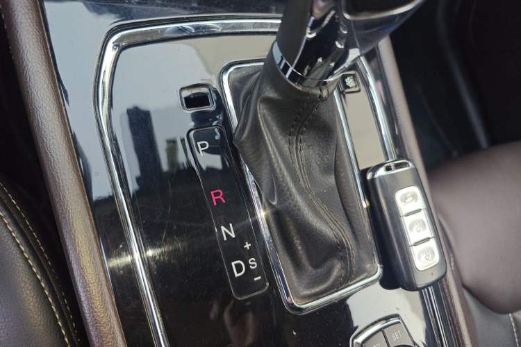 Used Dongfeng Fengon 580 2017 1.5T CVT Smart Connectivity Model