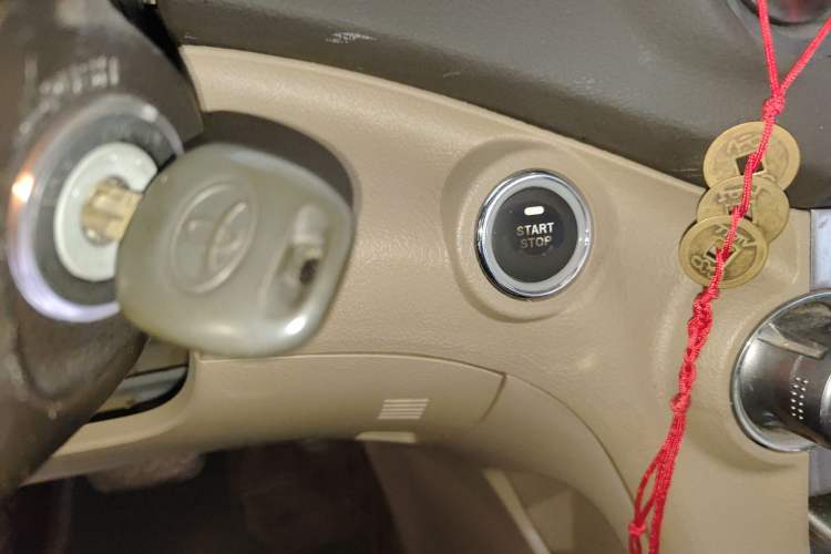 Used Toyota Highlander 2012 2.7L 2WD 5-Seater Elite Edition
