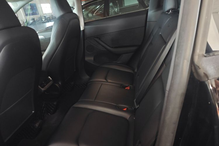 Used Tesla Model Y 2023 Rear-Wheel-Drive Version
