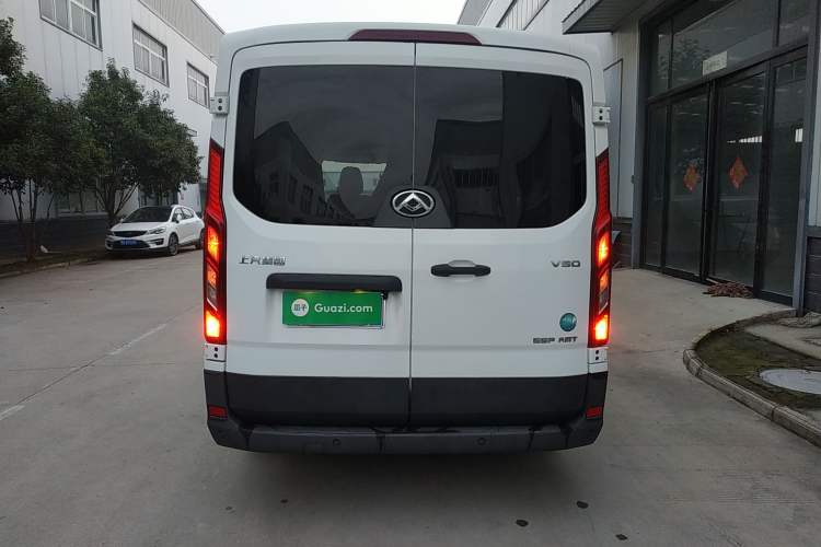 Used SAIC MAXUS Xintu V90 2020 2.0T AMT Yunjie Edition Front-Wheel Drive Rear Single Tire Short Wheelbase Mid-Height 6-Seater
