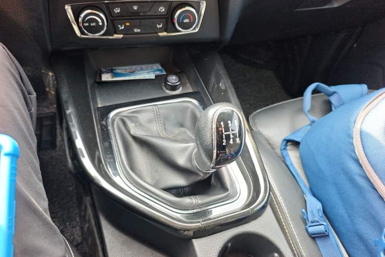 Used Dongfeng Fengon S560 2018 1.8L Manual Urban Model 7 Seats
