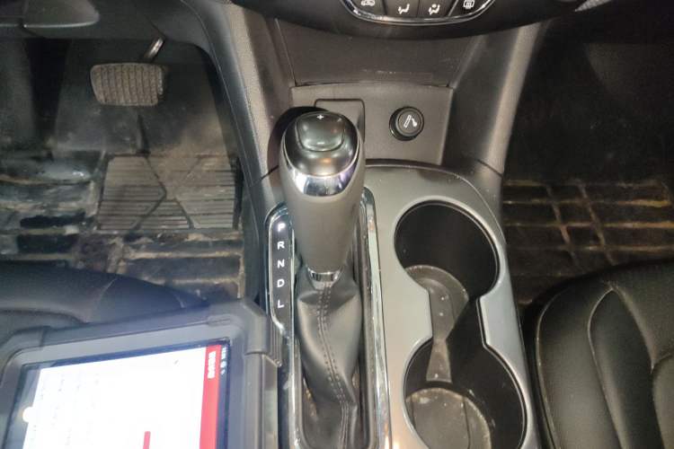 Used Chevrolet Cruze 2017 1.5L Automatic Pioneer Sunroof Edition
