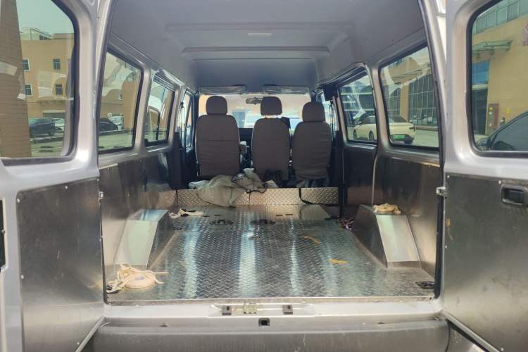 Used JMC Transit 2021 2.8T Space King Standard Version Short Wheelbase Mid-Height Roof 6-Seater Diesel Euro VI JX493