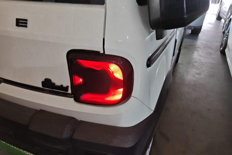 Used Geely Galaxy Panda 2025 210km Panda Rider Right Rear Taillight