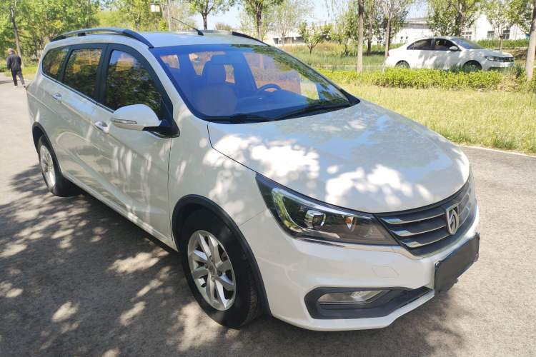 Used Baojun 310W 2017 1.5L Manual Fashion Model China V