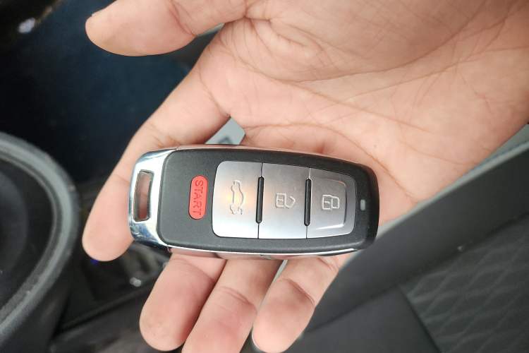 Used ORA Black Cat 2021 351 km Luxury Version Vehicle Key