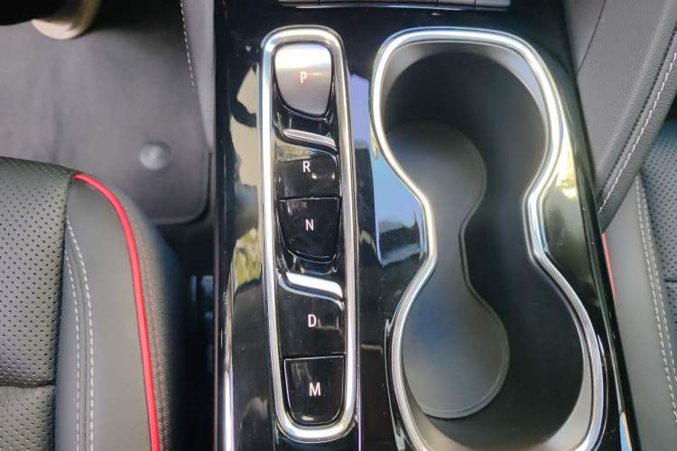 Used Buick Envision 2022 Encore S GS Two-Wheel Drive Smart & Sporty Model
