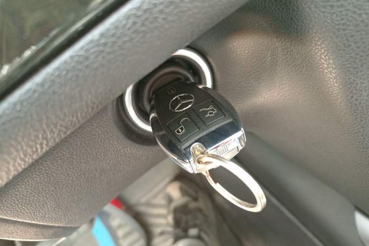 Used Mercedes-Benz R-Class 2017 R 320 4MATIC Business Edition Prestige Model
