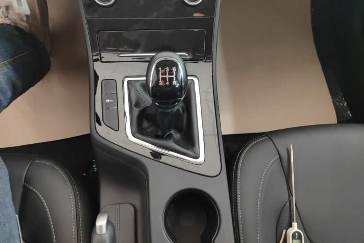 Used Chery Arrizo 5 2025 Excellence Version 1.5L Manual Fashion Edition
