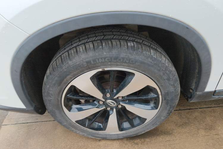 Used GAC Trumpchi GS4 2018 235T Automatic Two-Wheel Drive Luxury Smart Connectivity Version Left Front Wheel Hub