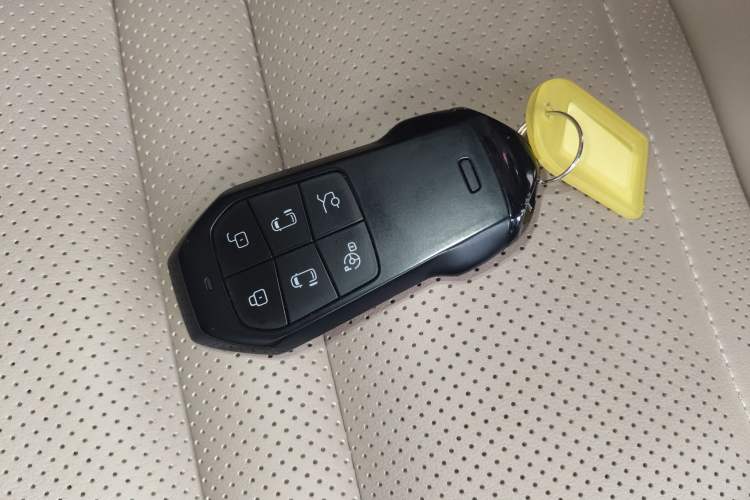 Used XPeng X9 2024 702 Ultra-Long Range Max
