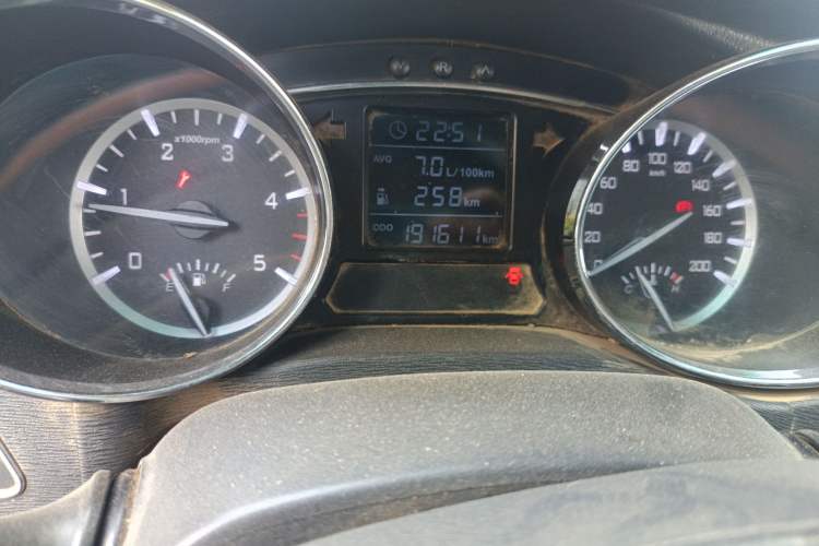 Used JAC T6 2018 2.0T Diesel China V Creator Edition Comfort Plus Long Wheelbase HFC4DB2-1D1