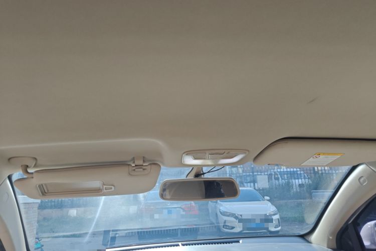 Used Zotye Z300 2016 New Vision 1.5L Manual Entry-Level Model