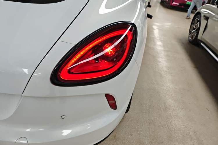 Used ORA Lightning Cat 2024 Dark Night Edition 555km Prestige Version
