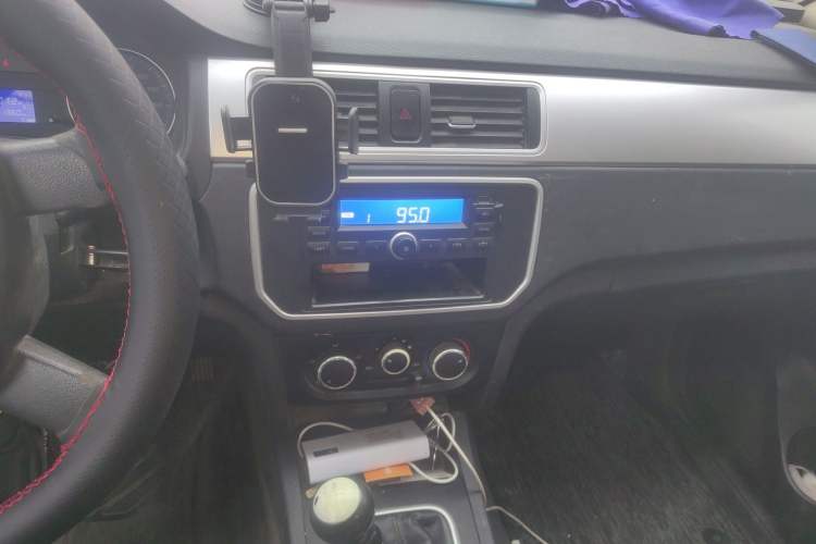 Used CHANGAN KAICHENG Shenqi F30 2019 1.5L Comfort Edition China VI Dual-Cab Short-Wheelbase DAM15KL Audio And AC Panel